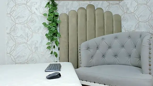 naia_cox's Live XXX Chat