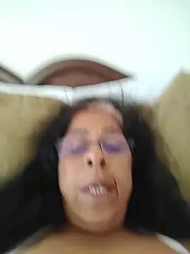 NakedMILFx Show in webcam