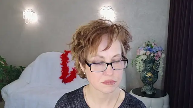 LioraWeiss' Live XXX Chat