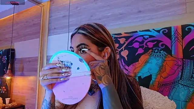 Cori_Paige Adlı Modelin Canlı XXX Sohbeti