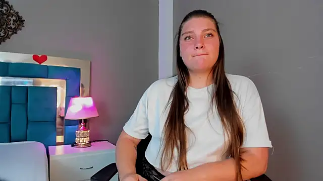 Chat +18 de LiiaVelvet ao vivo