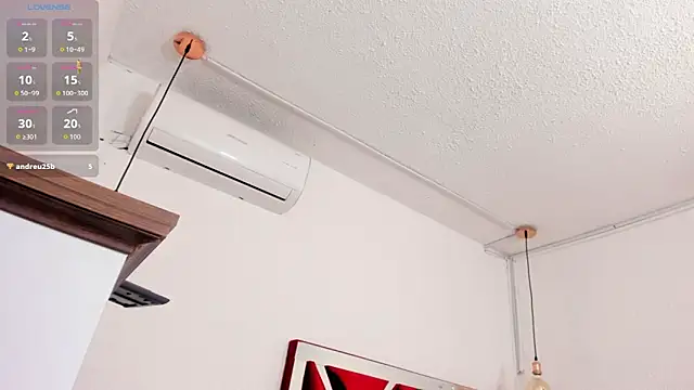 VALERIAQUEENTS__: απευθείας συνομιλία ΧΧΧ