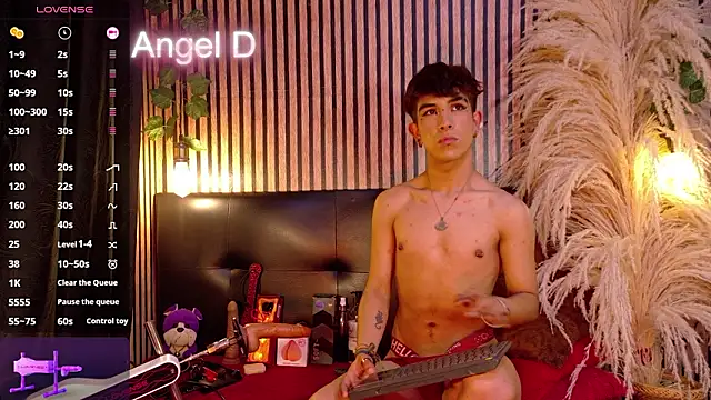 Angeldust19 Adlı Modelin Canlı XXX Sohbeti