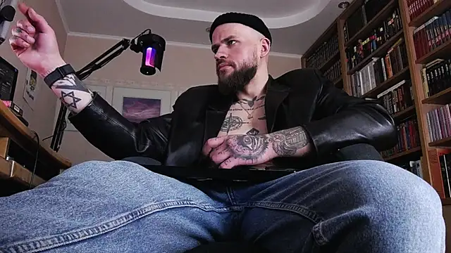 FindomJason: διαδικτυακό σόου στην κάμερα