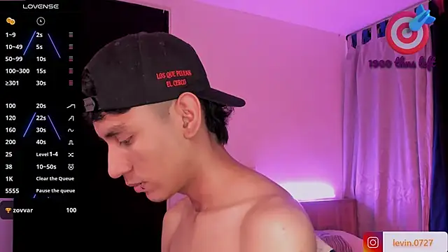 Damien_Howard Adlı Modelin Canlı XXX Sohbeti