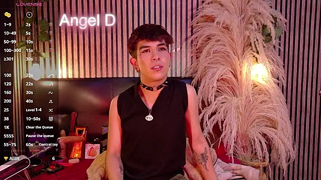 Angeldust19 Adlı Modelin Canlı XXX Sohbeti