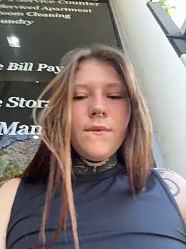 Chatroom XXX en direct de FionaMurr