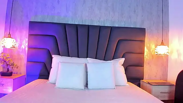 Show de Maya_curvy na webcam