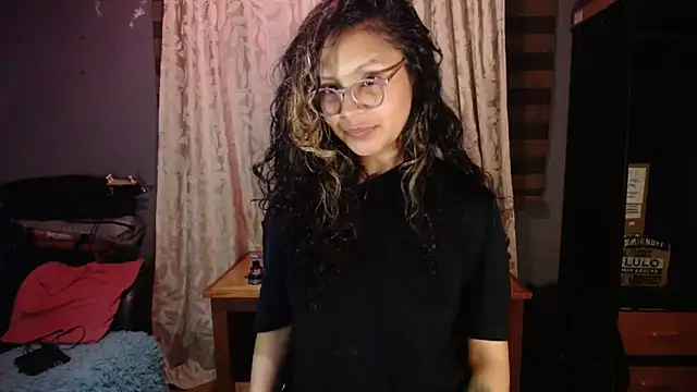 Hathorlove: απευθείας συνομιλία ΧΧΧ