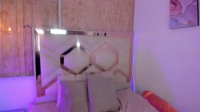 Venuss1_'s Live XXX Chat