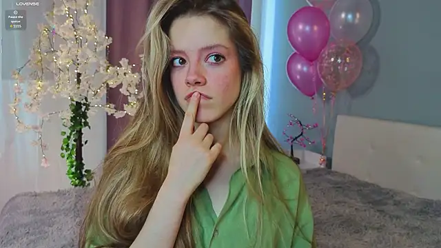 TiffinyMergist's Live XXX Chat