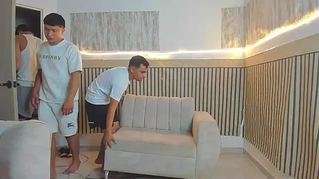 friendslikeplay Chat XXX in diretta