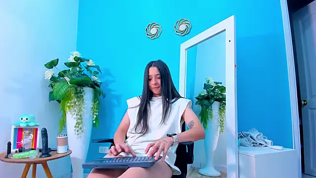 ViictoriiaSaenz Chat XXX live