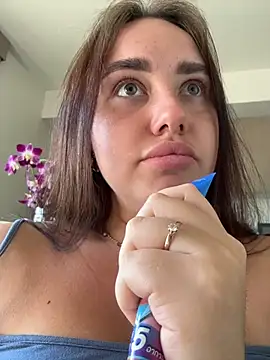 KiraSunshine Adlı Modelin Web Kamerası Şovu