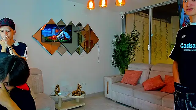 Houseofwarrios Show in webcam