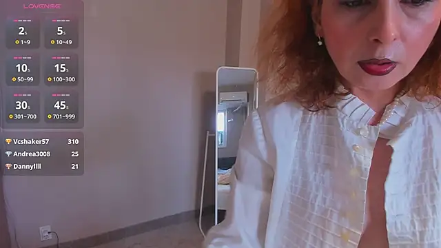 curly_muffin Show in webcam