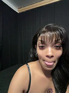 Chat +18 de Rakiyahcharms ao vivo