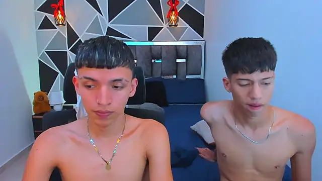 Juan_Nd_Steven's Live XXX Chat