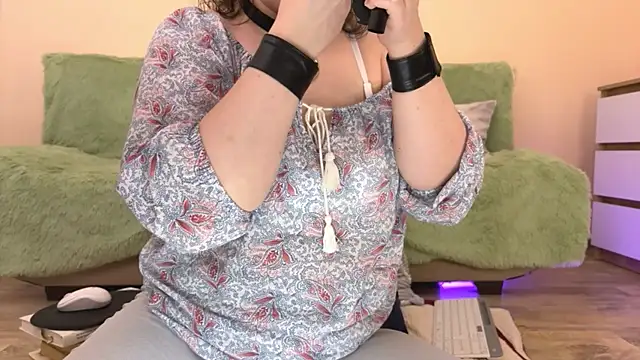 XXX chat uživo modela Pepper_corn