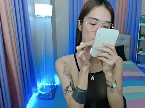 XxTsUncutAskaxX Adlı Modelin Canlı XXX Sohbeti