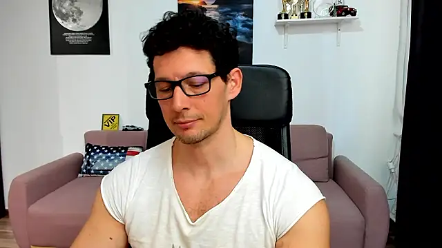 BrutusK08 网络视讯表演