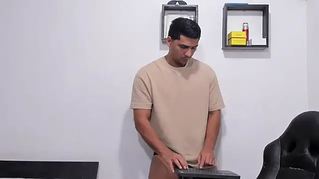 دردشة noah_belami الجنسية المباشرة