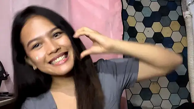 CharlaKitto's Live XXX Chat