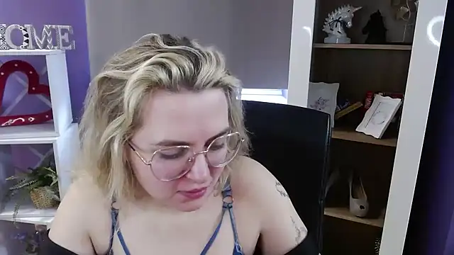 XXX chat uživo modela Zoey_Erotic