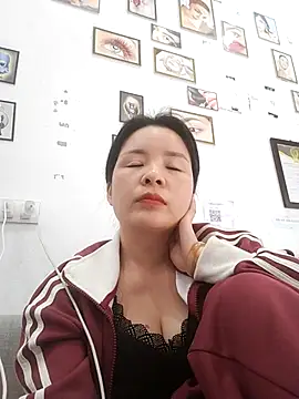 Ivy_Trix2's Live XXX Chat