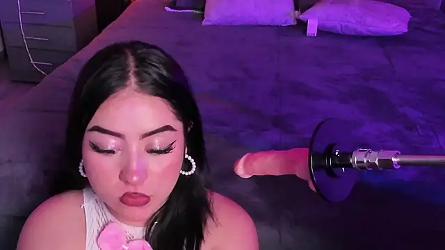 Chat XXX en directo de Emberrvelvet