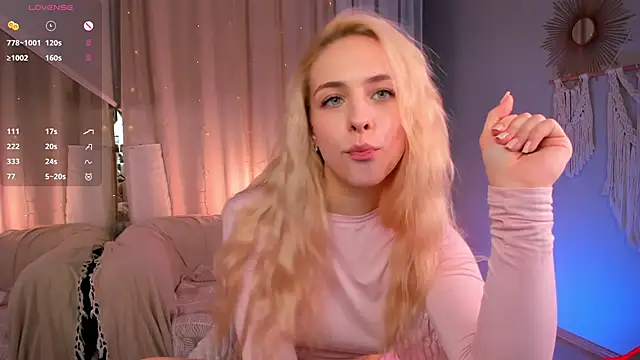 ShinyBarbie's Live XXX Chat