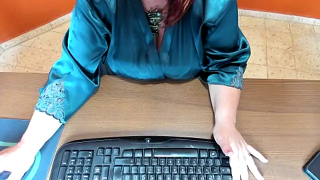 NikkiHolland Pertunjukan Webcam