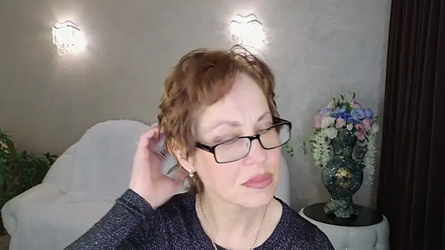 LioraWeiss' Live XXX Chat