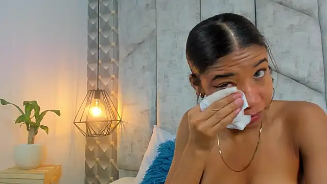 AshleyHill2 Chat XXX live