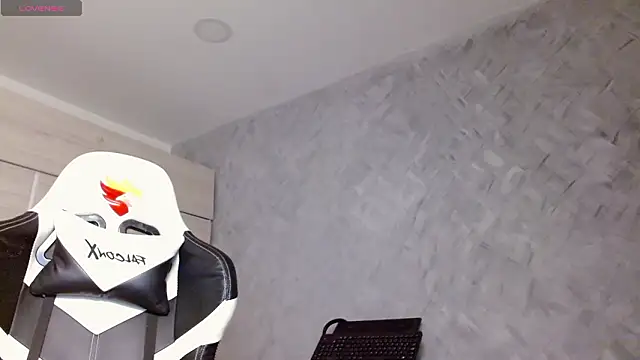 Roxxi_2110 live XXX chat