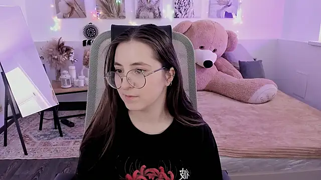 VirtuallVoyant Adlı Modelin Canlı XXX Sohbeti