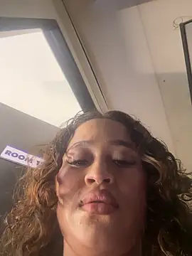 Isa__Blanc's Live Chat Room