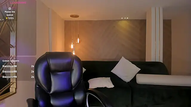 Chat +18 de CandaseRussell ao vivo