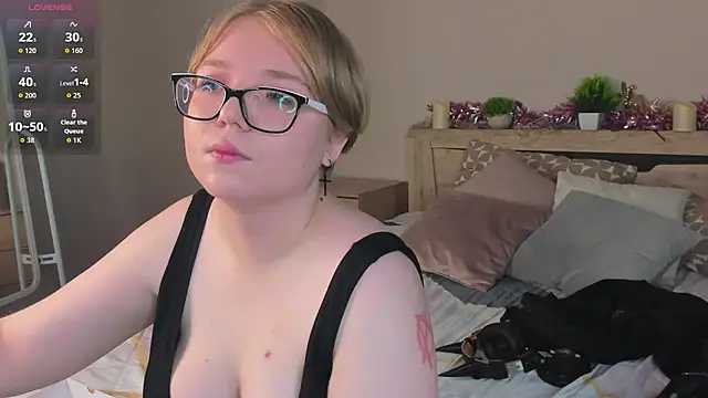 Chat +18 de Lauraaa_Smith ao vivo