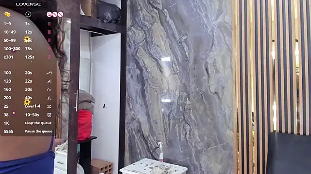 LauraSaenz01 Chat XXX in diretta