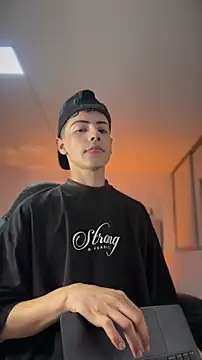 Sebastian_Reed Show Webcam