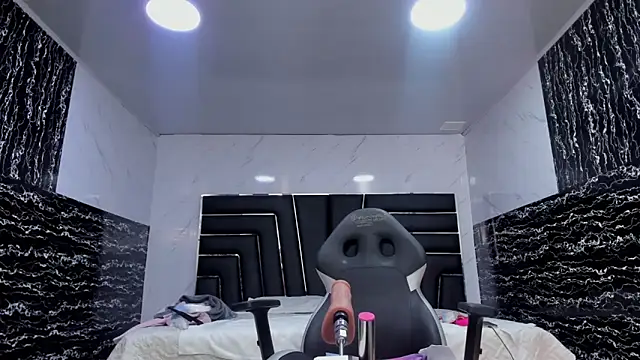 Ladyy_Scarlett: онлайн-секс-чат