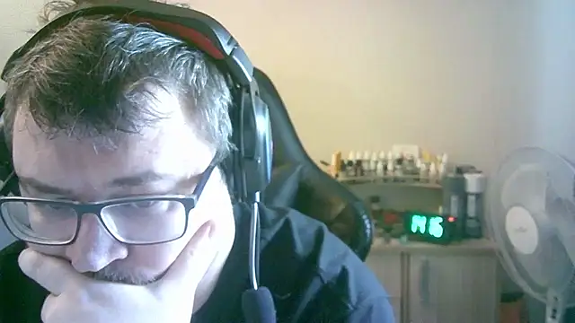 Živý XXX chat SirAbuser