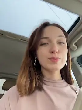 DollyTall Show in webcam