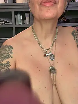 dieseldame1313 Chat XXX in diretta