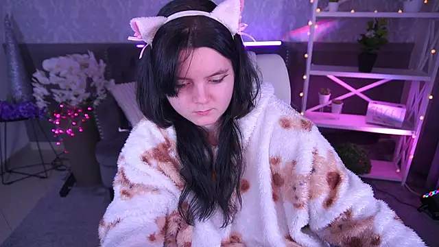 Show modela LittleShyy na web-kameri