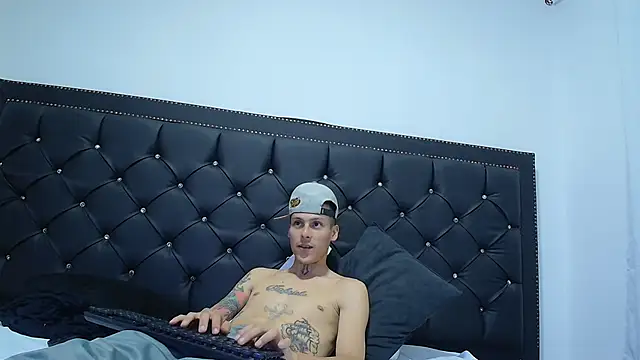 Chat +18 de Ethan_Wolfe ao vivo