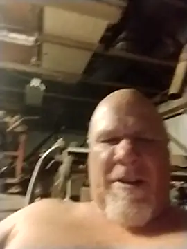 Reddog833's Live XXX Chat