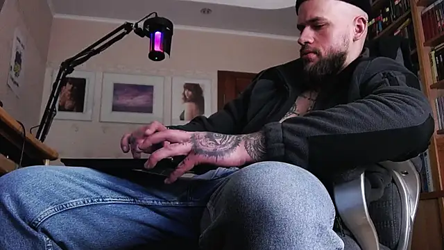 FindomJason élő XXX-chatje