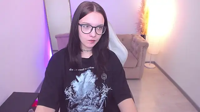 Emily_tender Adlı Modelin Canlı XXX Sohbeti